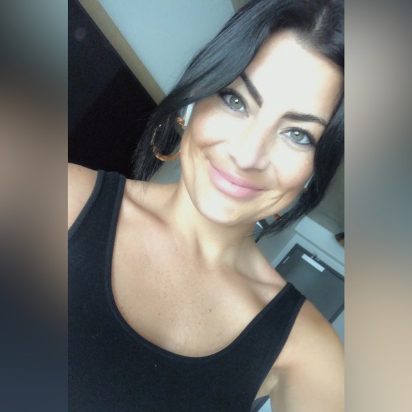 Hello beautiful soul! XO Victoria 💋🫶 - Picture 3 of 3